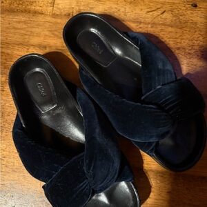Chloe velvet knotted slides